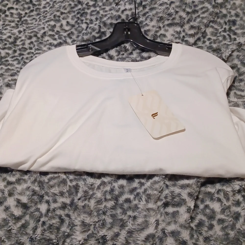 Fabletics Jade s/s Boxy Tee - Picture 3 of 7